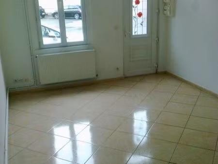 jolie maison 2 chambre jardin