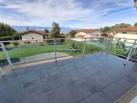 grand appartement vue lac