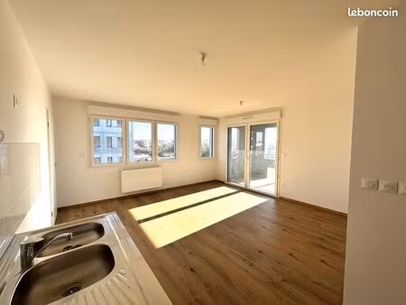 appartement 3 pièces 64 m²