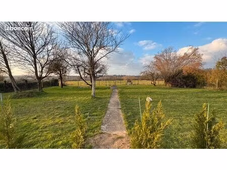 terrain constructible 815 m² – arboré  calme  proche amboise