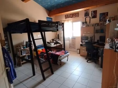 chambre 16 m² et sdb