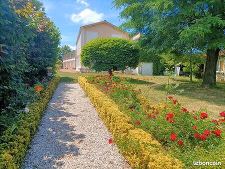 maison 7 pièces 207 m²