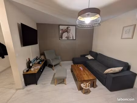 appartement t3 63 m² avec parking et cave – solliès-pont