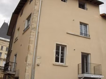 jujurieux t2 de 40 m2 avec garage