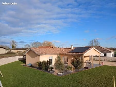 ? coup de cœur – villa récente de plain-pied avec grand espace extérieur couvert