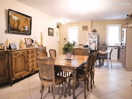 appartement 3 pièces 84 m²