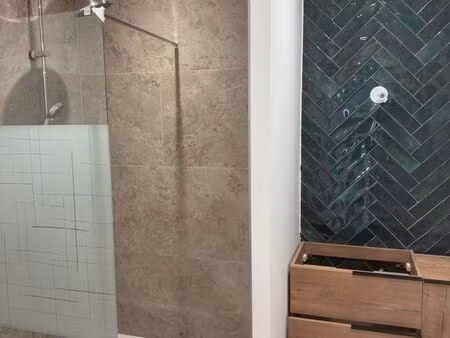 studio 25m2 + 25m2 sous sol