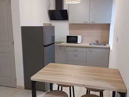 location studio meublé vins-sur-caramy