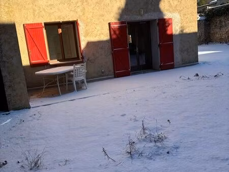 appartement 55m2 plus dépendance de 20m2 sur terrain constructible de 323 m2 en plein cœur