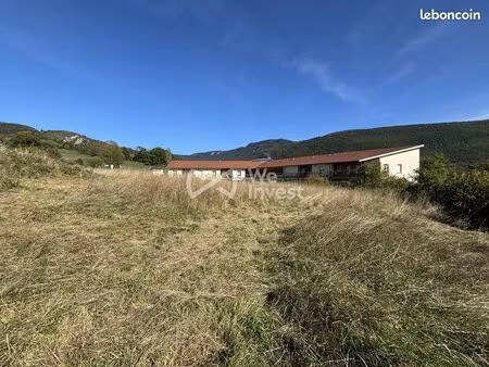 terrain 1964 m² champfromier