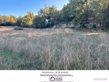 terrain 765 m² montmeyan