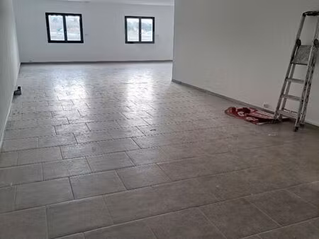 bureaux 91 m² saint maximin la sainte baume