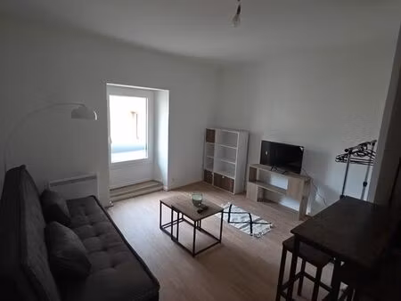 studio entièrement meublé