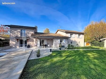 maison 7 pièces 182 m²