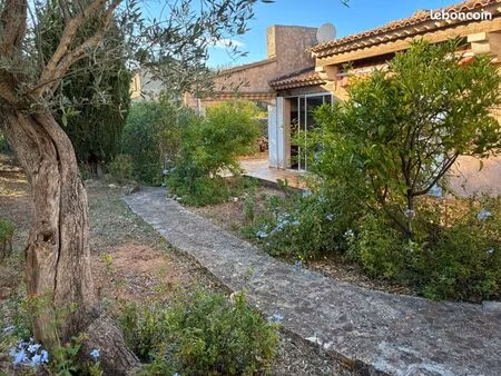 sanary-sur-mer maison de plain-pied au calme