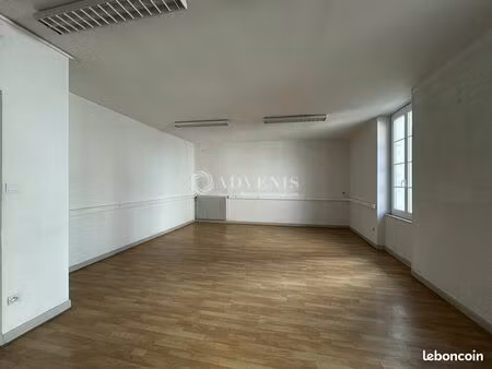 bureau 220 m²