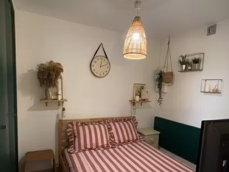 annee scolaire / location au mois : studio avec terrasse  parking et plage à pied