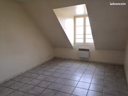 f3 lumineux - 41m2 - dans petit immeuble très calme