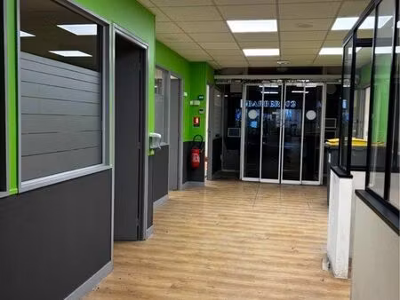 local commercial ultra visible sur axe passant – saint-quentin