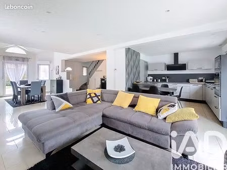 maison 7 pièces 151 m²