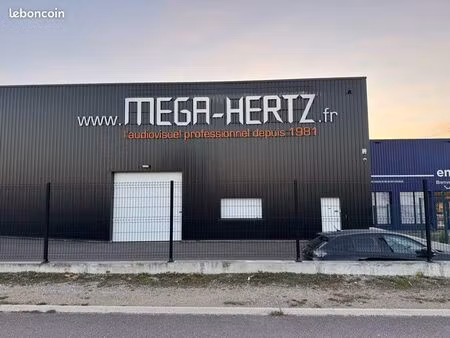 cellule industrielle 260 m2 récente - zi la chapelle-saint-luc