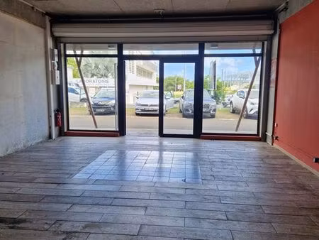 local commercial  restauration 53 m² baie-mahault