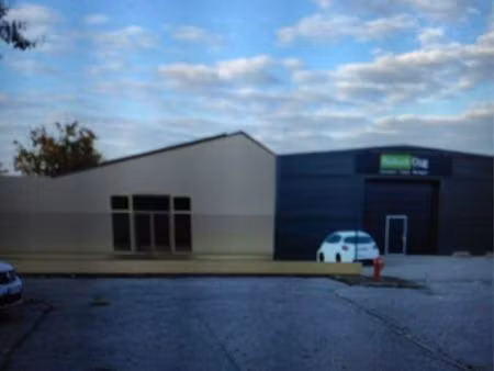 local commercial 209m2