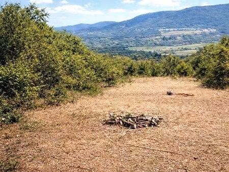 terrain constructible de 675 m² à charme-sur-rhone
