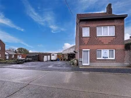 maison calme avec espace commercial/atelier  2 chambres et d