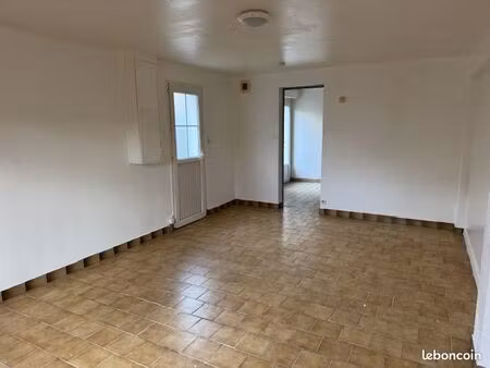 villeneuve s/ yonne centre ville  apt f3