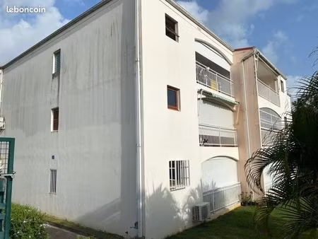 à louer f2 au lamentin