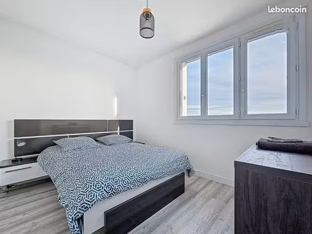 appartement rénové/meublé 93m² - 3 chambres - 2 sdb