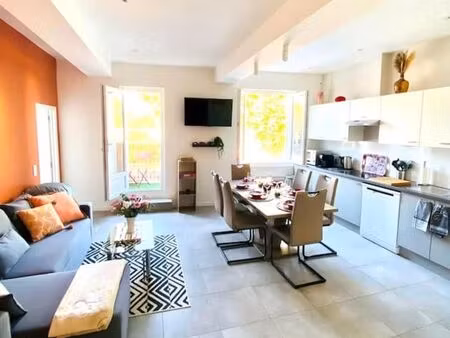 t4 de 80 m2 entièrement rénové  meublé et équipé + balcon + cave