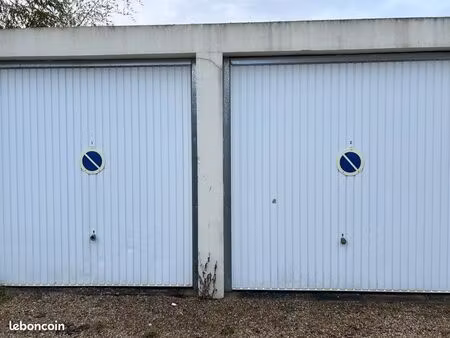 garage à louer – 50 m²