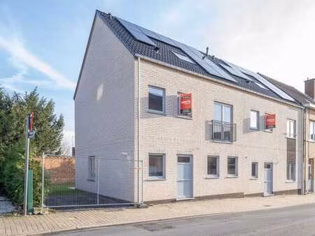 une spacieuse 3 façades nouvelle construction (171m²) dispo…