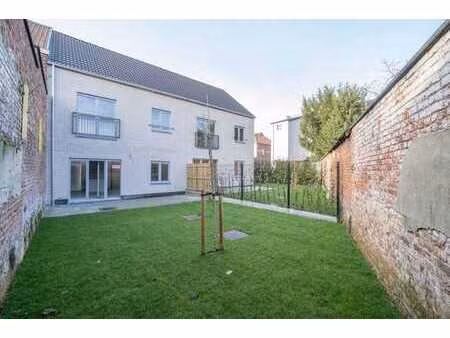 une spacieuse maison nouvelle construction (171m²) disposan…