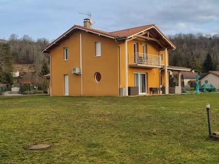 villa à poncin (01450)