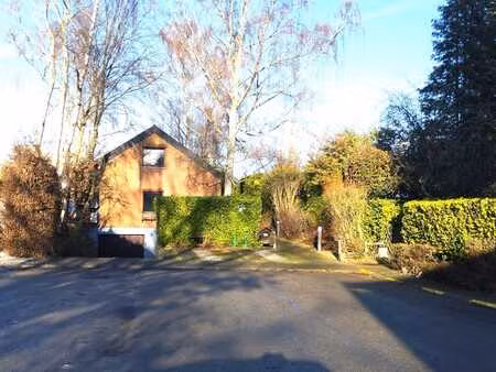 villa dans un large cul-de-sac