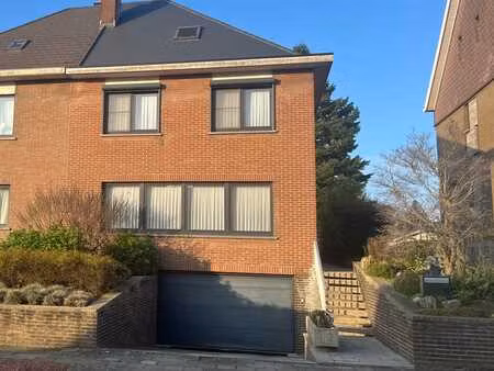 maison familiale prête à emménager avec beau jardin (epc b)