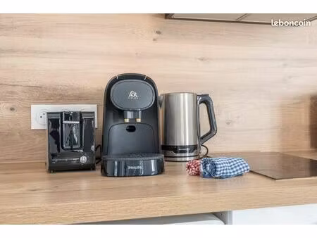 découvrez ce charmant appartement situé dans la rue trachel  au cœur du quartier animé de 