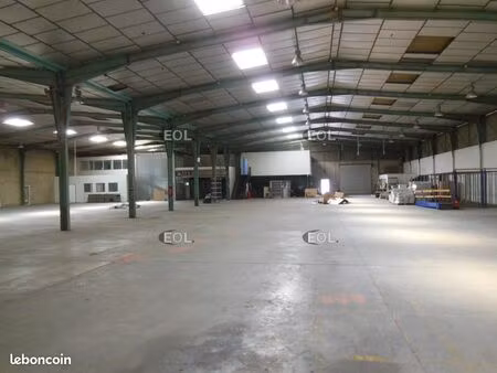 local industriel 2 350 m²