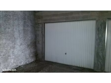 garage 16.5m² avec un grand grenier