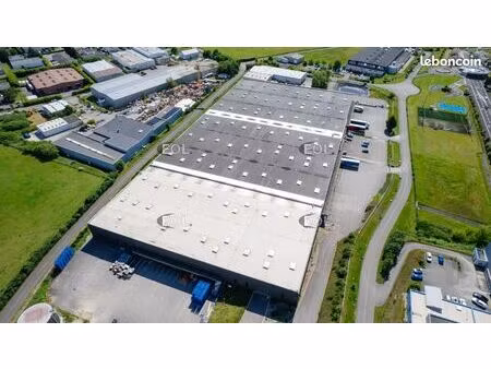 local logistique 20 238 m²