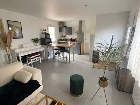 maison de ville meublée avec jardin t3