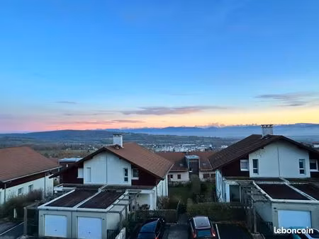 t3 meublé 69m² – vue mont-blanc  terrasse  parkings  piscine – gex