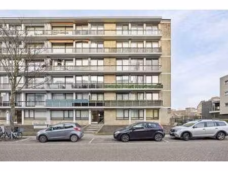 appartement d'angle lumineux avec 2 chambres