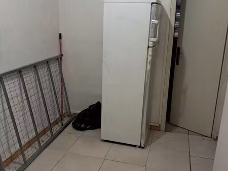 location t1 18m2 marseille 13002