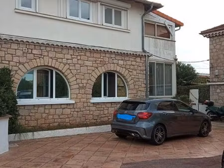 vallauris  charmant studio meublé climatisé 24.22m² + 9.50m² loggia  rdc exposition sud av