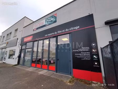 local commercial 160 m² auxerre