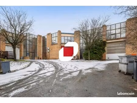local d'activité 223 m²